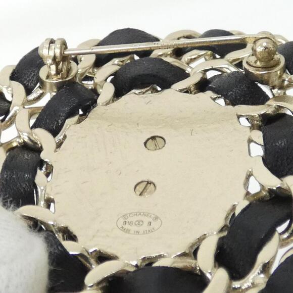 CHANEL Black Brooch - Picture 4 of 5